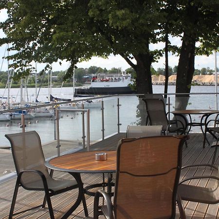 Paernu Jahtklubi Kuelalistemaja Hotel Buitenkant foto