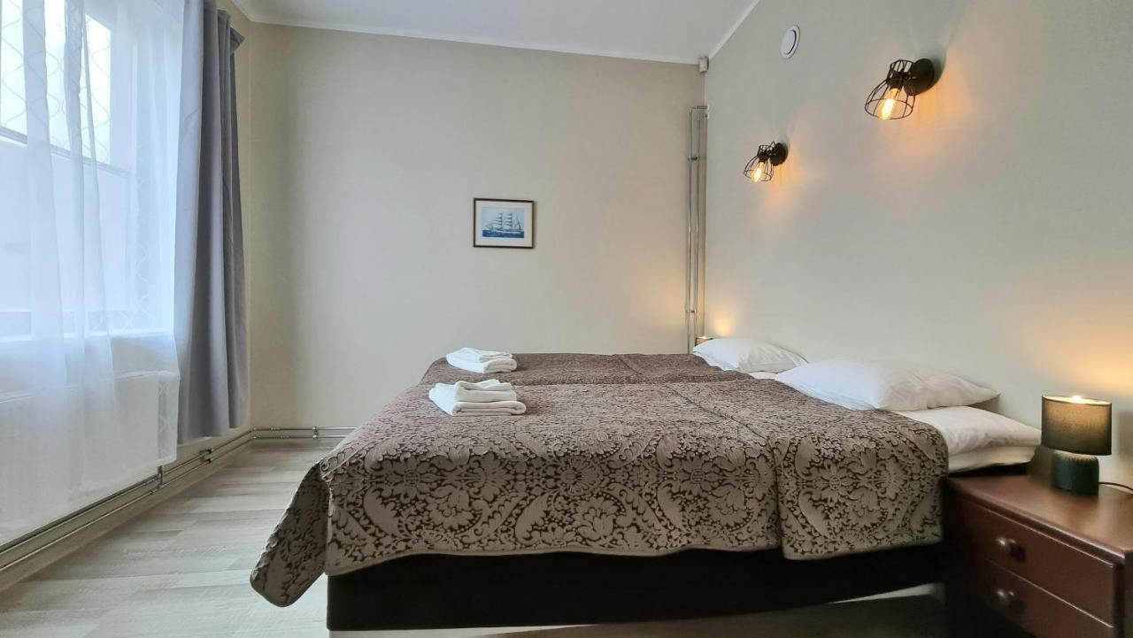 Paernu Jahtklubi Kuelalistemaja Hotel Buitenkant foto