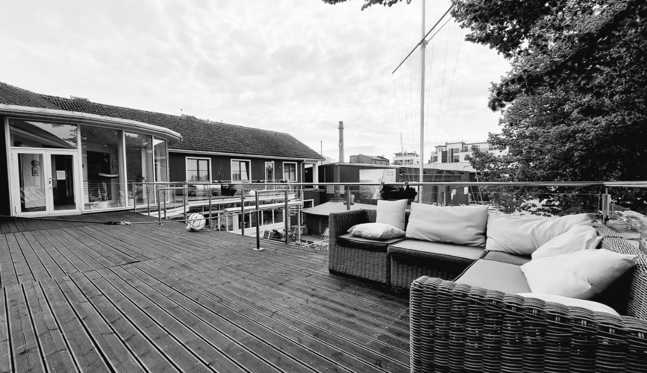 Paernu Jahtklubi Kuelalistemaja Hotel Buitenkant foto