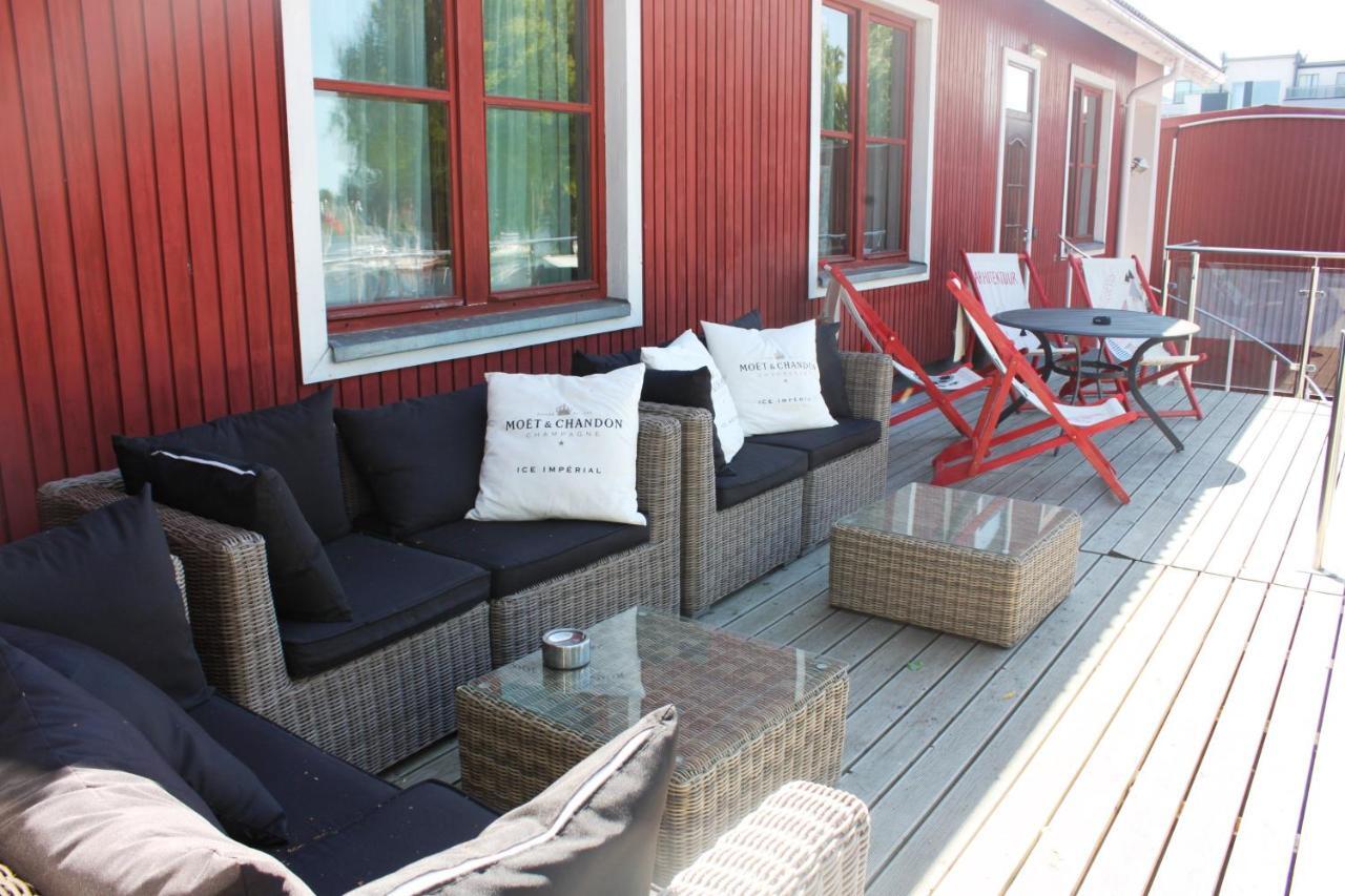 Paernu Jahtklubi Kuelalistemaja Hotel Buitenkant foto